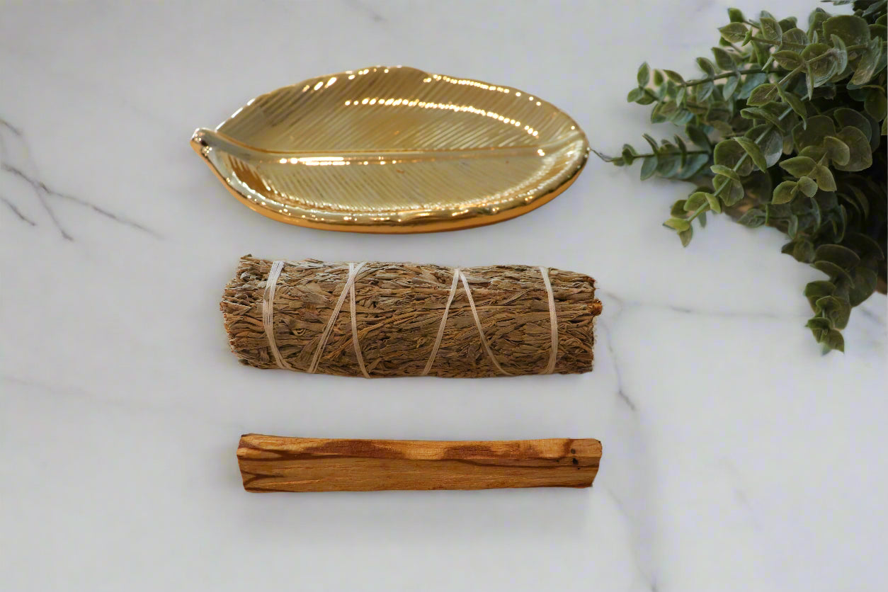 Sacred Cleansing Ritual Set – Sage, Palo Santo, Golden Leaf & Golden Protective Turmeric Thread