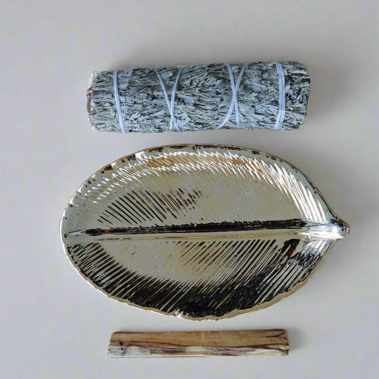 Sacred Cleansing Ritual Set – Sage, Palo Santo, Golden Leaf & Golden Protective Turmeric Thread